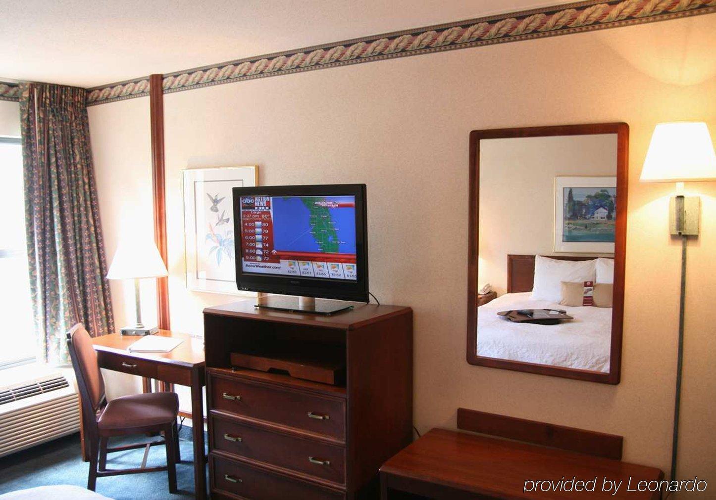Hampton Inn & Suites Tampa-North Bilik gambar